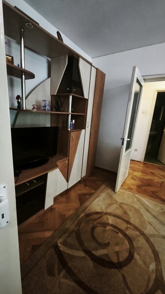 Berceni, Emil Racovita, zona Straduintei.